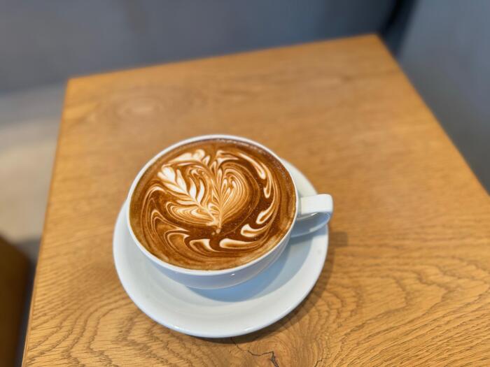 淹れたコーヒーが存分に味わえるStreamer Coffee Company 新虎店