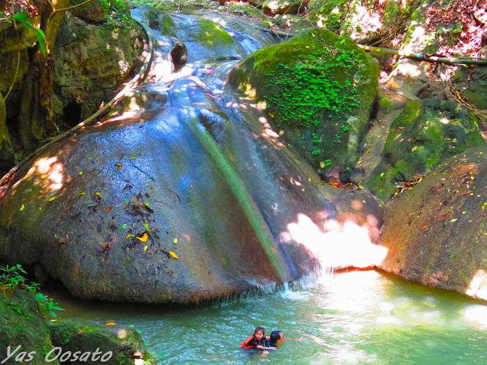 エラワン滝で水遊び！家族連れにも人気の「泳げる滝」