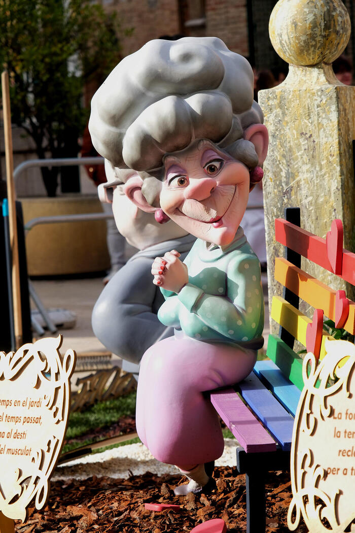 Fallas（ファジャス）の数も一つ一つに込められたテーマも知ると面白い