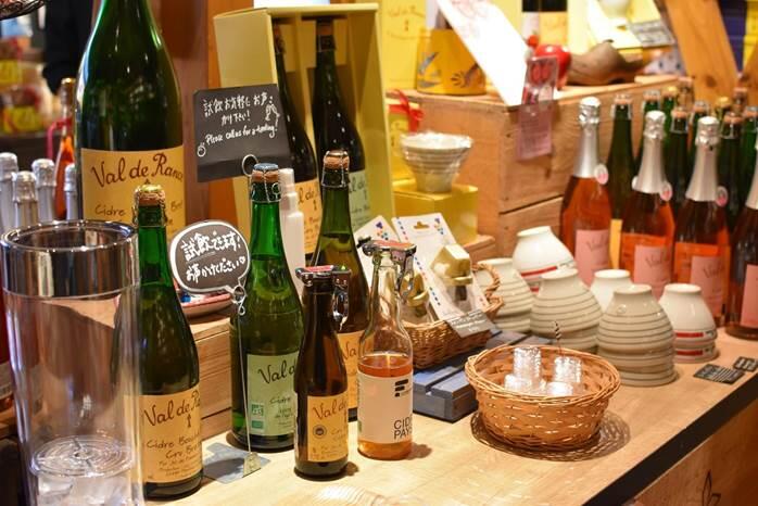 神楽坂「レピスリー ル ブルターニュ」シードルの試飲コーナー