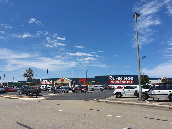 Bunnings（バニングズ）