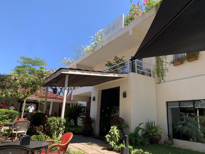 ダルエスサラームにある外国人向けのおしゃれなレストラン