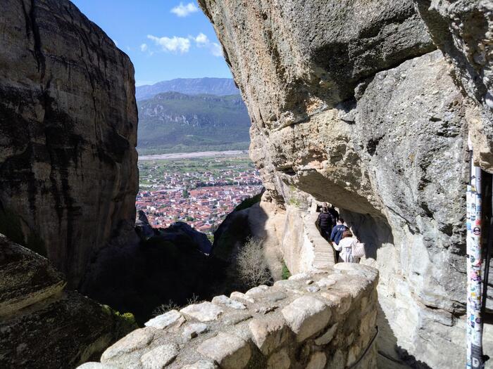 スリル満点の階段を上っていくと、色んな景色が楽しめる