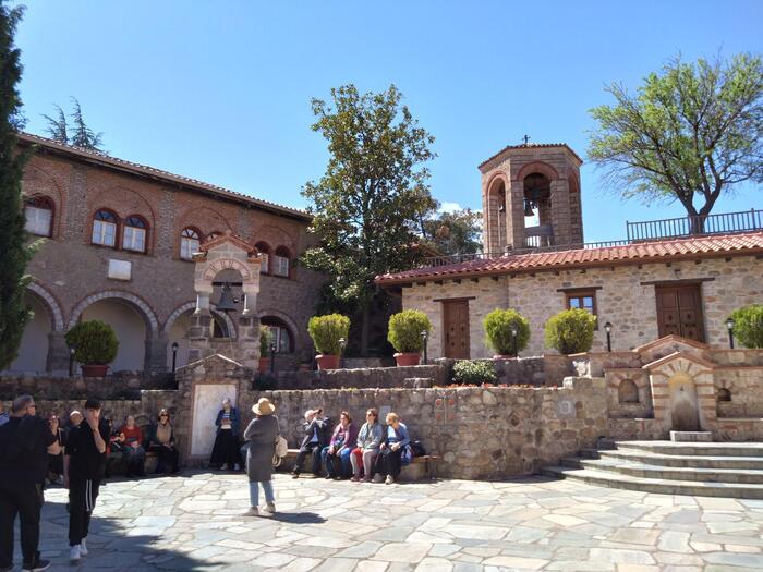 メガロ・メテオロンの美しい中庭