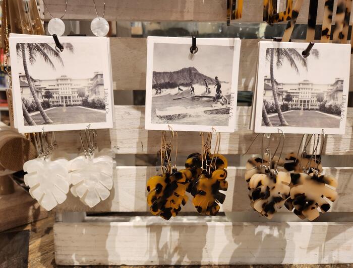 伝統的なハワイアンモチーフとモダンなデザインを融合させたLilikoi & Co.のジュエリー