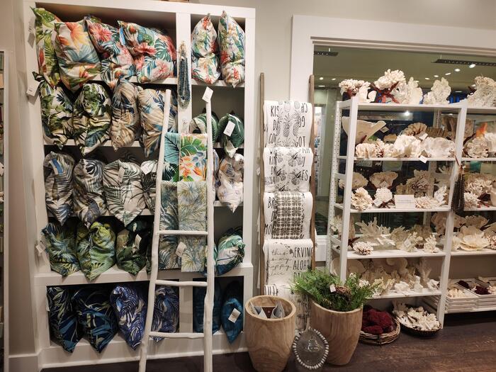 アイランドスタイルのインテリア雑貨が豊富