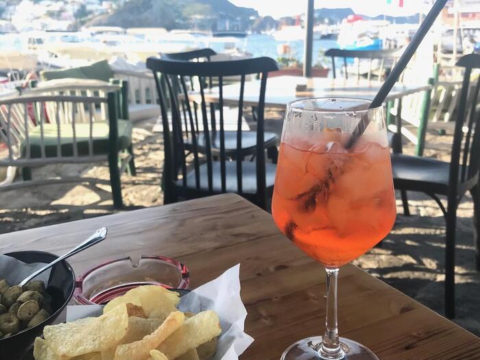 海を眺めながらのアペリティーボ