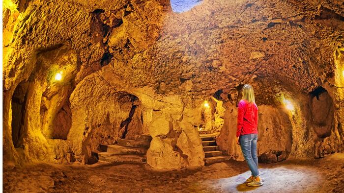 迷宮のような地下都市