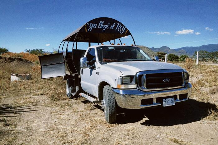 ＜専用のトラック＞