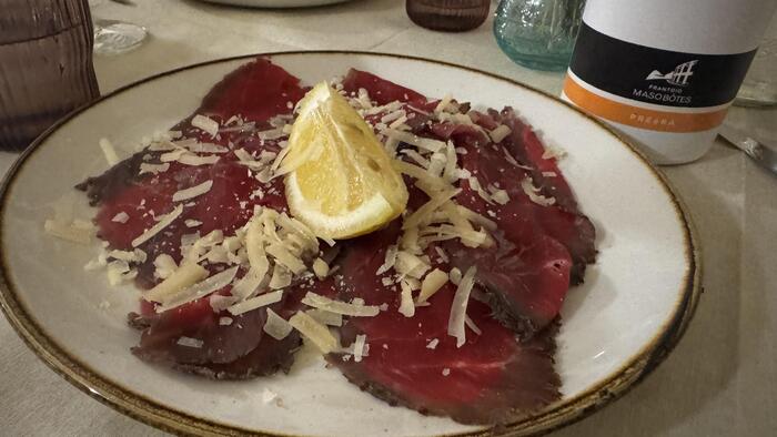 シンプルながら旨みの詰まったカルネ・サラータ