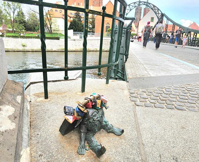 可愛い小人たちが街角のあちこちに