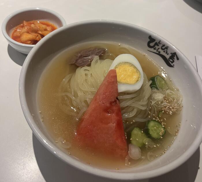 行列が絶えない「ぴょんぴょん舎」の盛岡冷麺