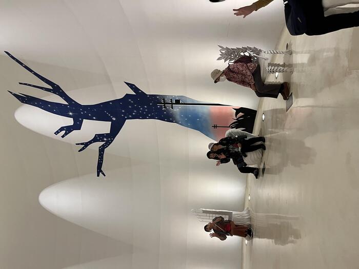 ユニークな形の椅子に座るだけで童心に帰ったような気持ちになりました