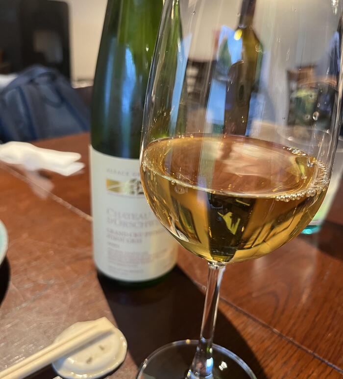 ＜赤、白10種類の中からお好みのワインが選べます＞