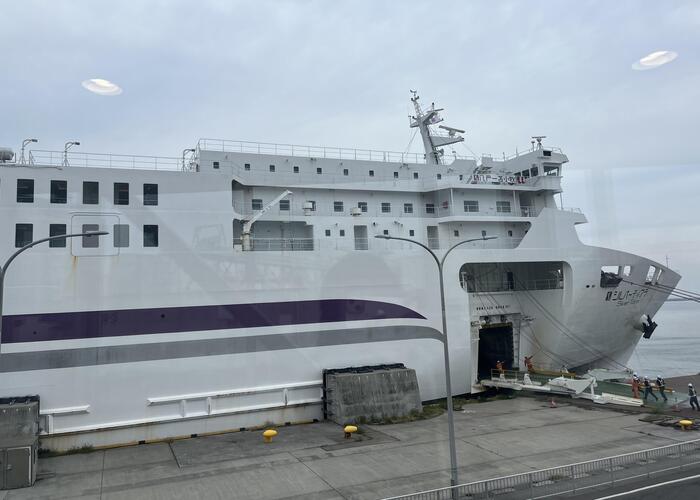 ＜シルバーフェリー「ティアラ」＞