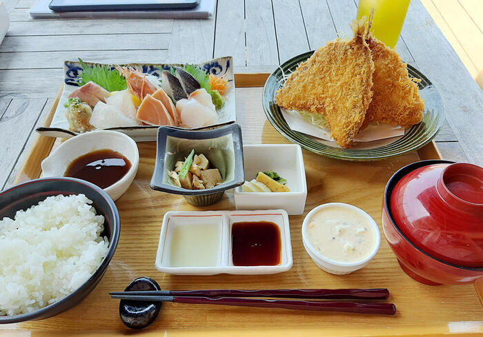 ＜館山なぎさ食堂のアジフライ御前＞