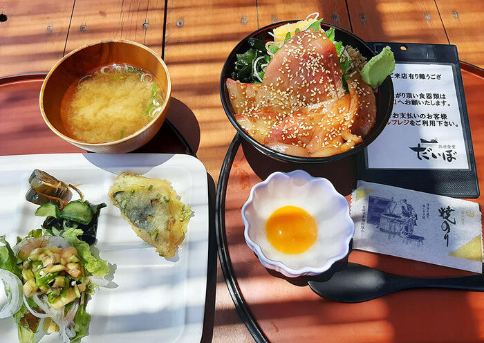 ＜だいぼ地魚漬け丼とバイキング＞
