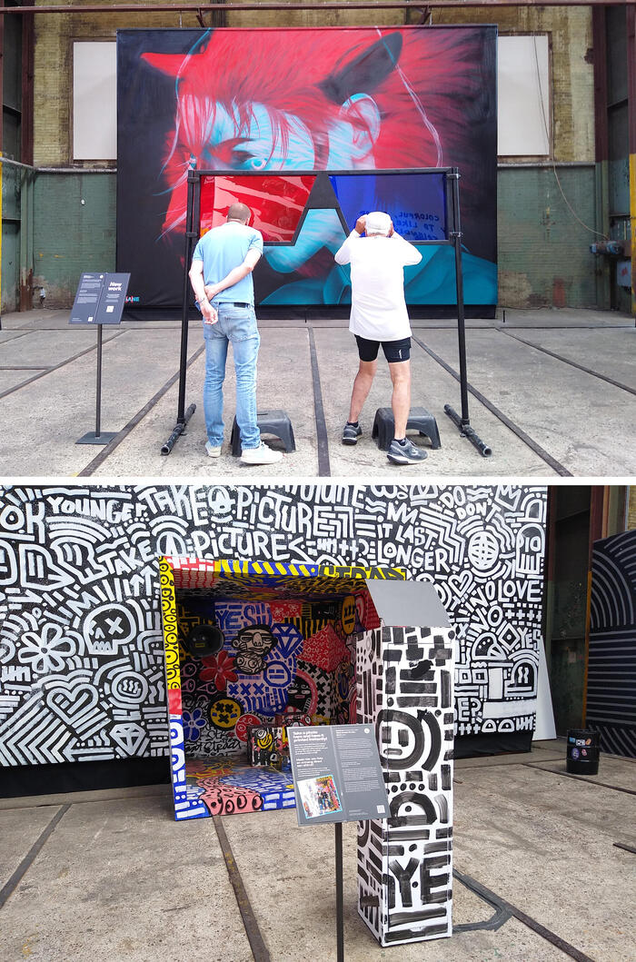 大きな赤青メガネを使って眺める作品や、ブースで写真を撮影してプリントできる、プリクラのようなセット