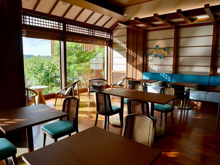 トロピカル オアシスの内観