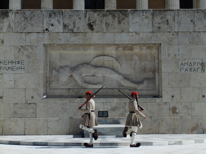 ＜兵隊さんのゆっくりした動き、季節ごとに変わる制服や靴も見どころ＞