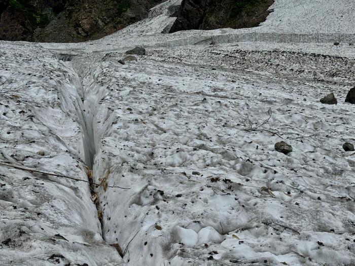 白馬岳　日本百名山　白馬大雪渓　長野県　富山県　クラック　クレバス