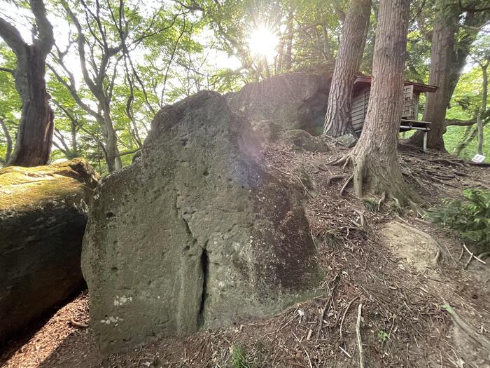 巨石