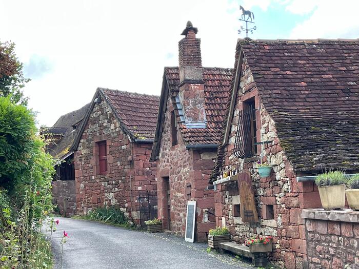 最も美しい赤い村