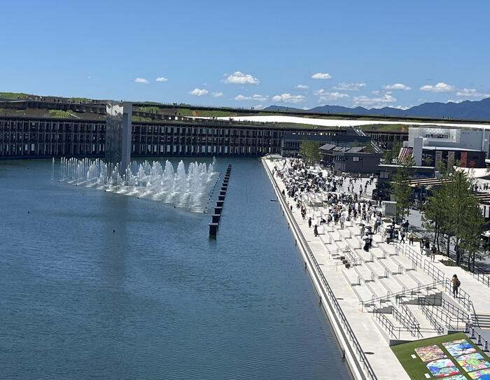 大屋根リングから見えるウォータープラザ