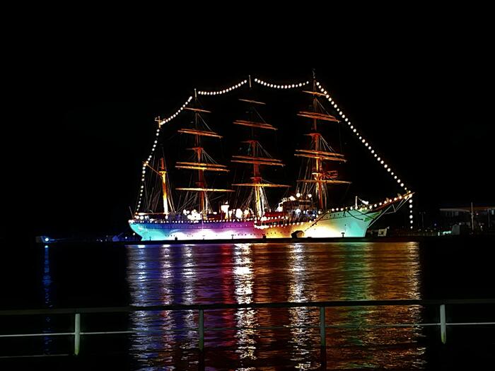 ライトアップされた海王丸