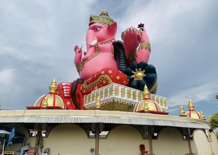 ピンクのガネーシャ（ワット・プローン・アーカート）