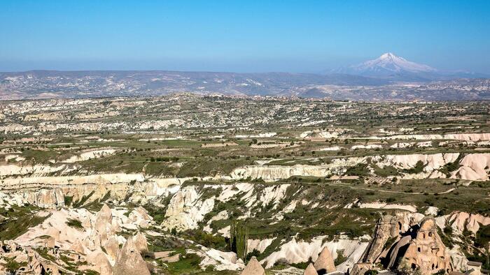 火山地形が生んだキノコ岩