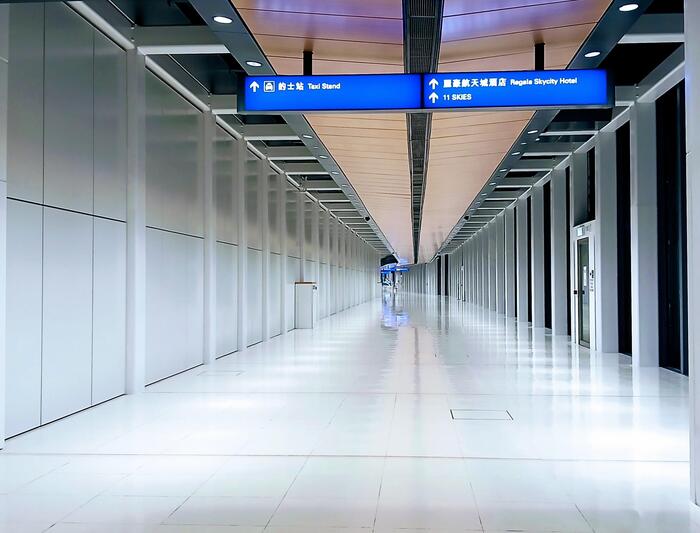 ホテルからつながる歩道