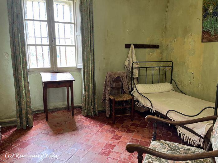ゴッホが寝起きした部屋