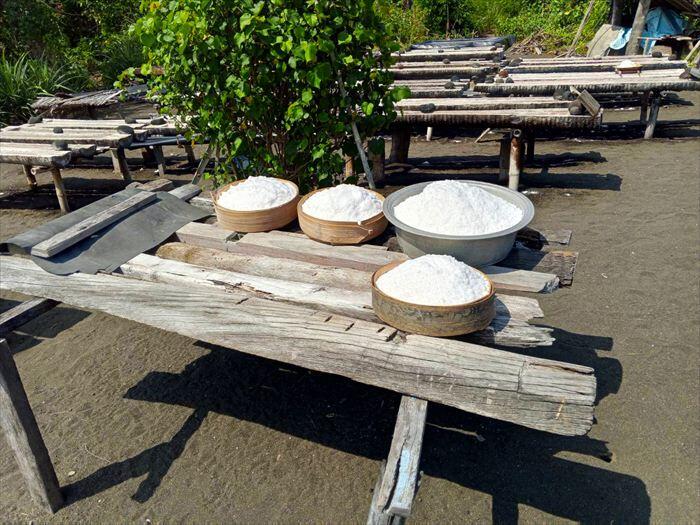 クサンバの塩天日乾燥