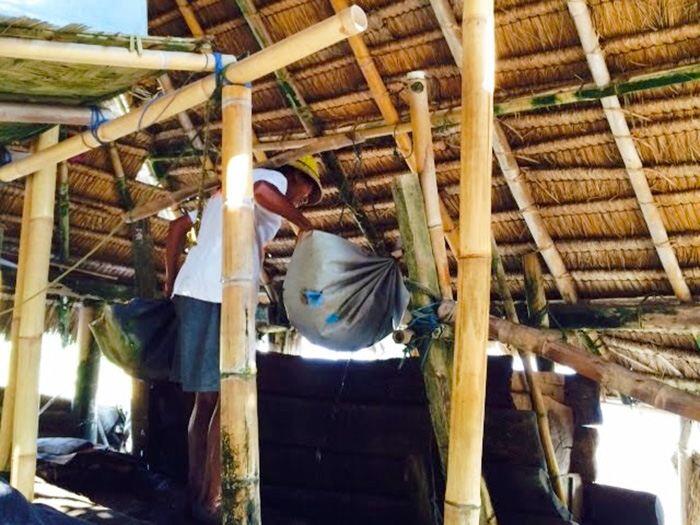 クサンバ天日塩の製造に使われる道具