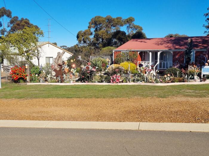 庭全体をアート作品にした家