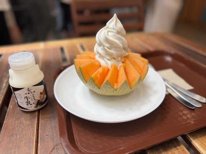 夏季限定のメロンソフト