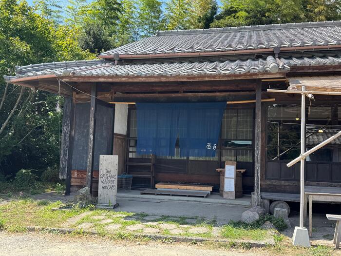 ハーブ農家が営む古民家レストラン「naeme farmers stand」外観