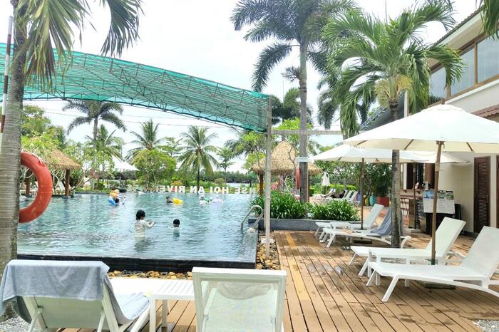 プール＆プールサイドバー