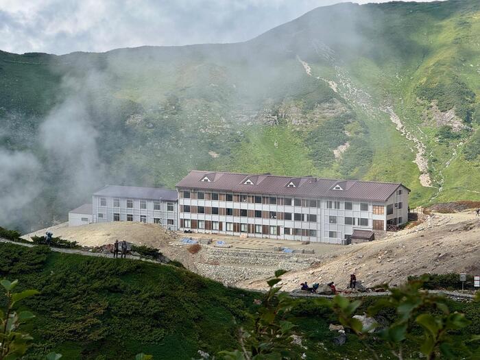 立山　立山連峰　雄山　日本百名山　日本三霊山　立山黒部アルペンルート　室堂　雷鳥荘
