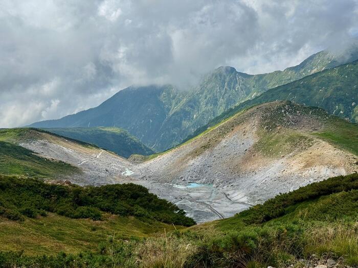 立山　立山連峰　雄山　日本百名山　日本三霊山　立山黒部アルペンルート　室堂　地獄谷