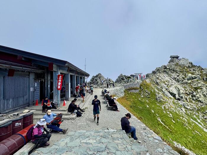 立山　立山連峰　雄山　日本百名山　日本三霊山　立山黒部アルペンルート 雄山神社・立山頂上峰本社