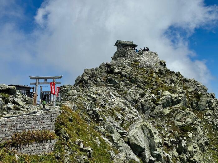 立山　立山連峰　雄山　日本百名山　日本三霊山　立山黒部アルペンルート　雄山神社・立山頂上峰本社