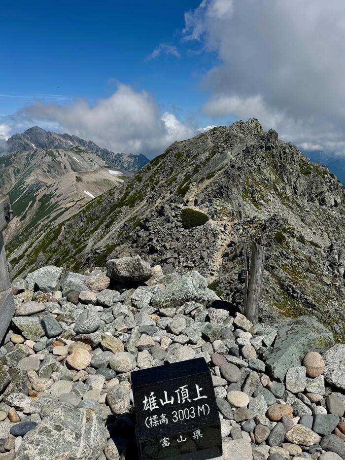 立山　立山連峰　雄山　日本百名山　日本三霊山　立山黒部アルペンルート　雄山神社・立山頂上峰本社　剱岳