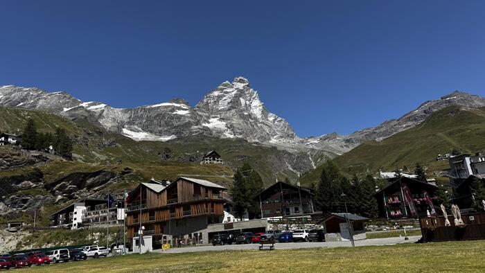 マッターホルンを目の前に望む山岳リゾート