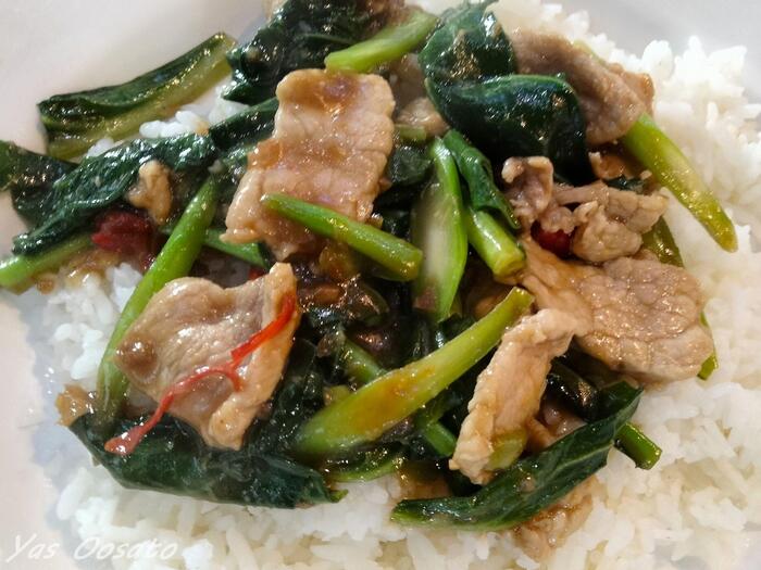 ムー・パット・カナー・ナムマンホイ（หมูผัดคะน้าน้ำมันหอย）