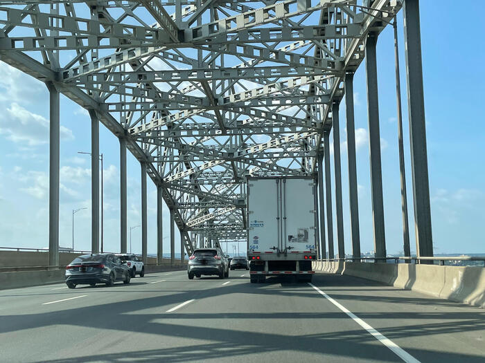 スカイウェイ・ブリッジ走行中