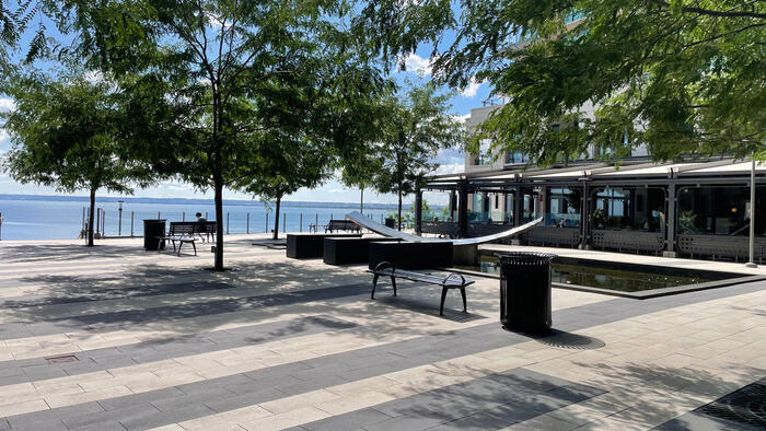 ホテル横の広場（The Pearle Hotel & Spa, Autograph Collection）