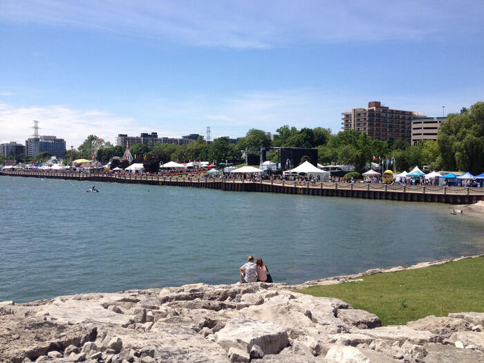夏のイベントで賑わうスペンサー・スミス公園