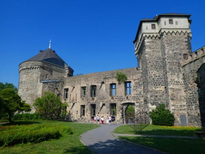 ライン川沿いにあるアンダーナッハは、二千年以上の歴史があるそう